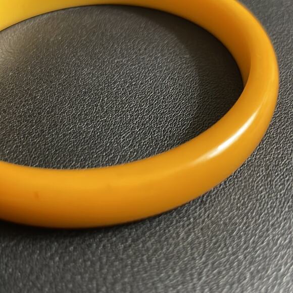 Vintage Butterscotch Bakelite Bangle Bracelet Authentic Tested Retro - Picture 4 of 5